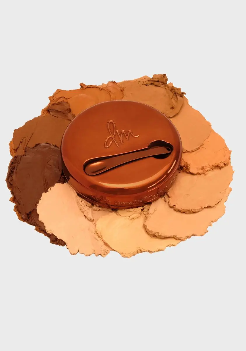 Danessa Myricks Beauty Universal Yummy Skin Blurring Balm Powder 3 Danessa Myricks Beauty Universal Yummy Skin Blurring Balm Powder - Image 3